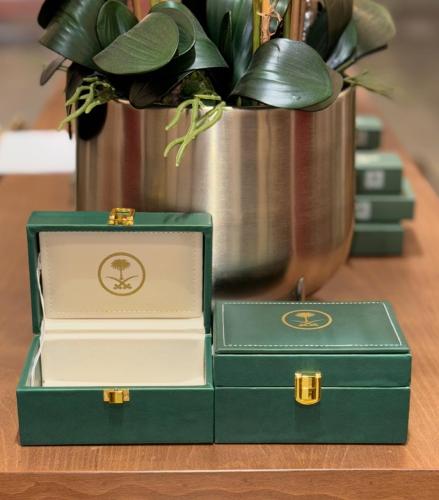 شنطة خضرا حجم الثمن