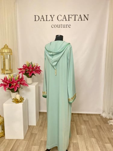 جلابية بالقبعه