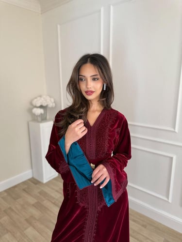 قفطان مخمل برغندي