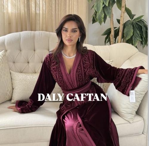 تكشيطة مخمل عنابي