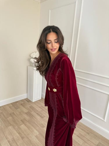 قفطان مخمل برغندي