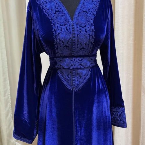 قفطان مخمل عنابي