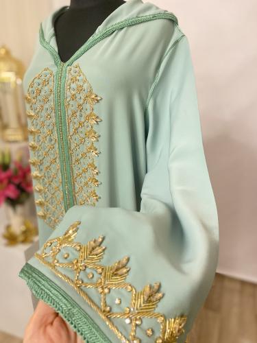 جلابية بالقبعه