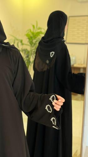 عباية كريب ملكي فاخر بشك لؤلؤ