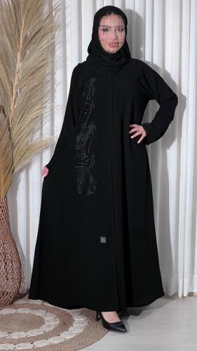 عباية مطرزة