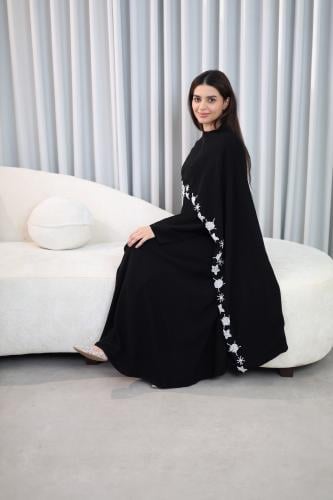 قماش كريب ملكي مع اللؤلؤ هاند ميد