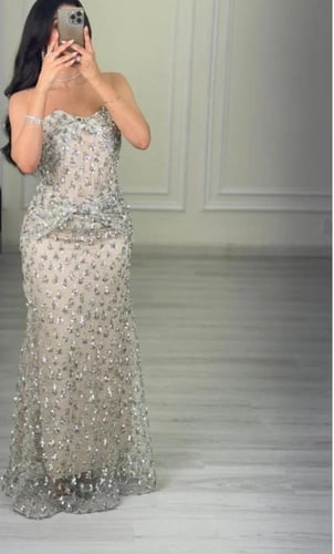 فستان سهرة مطرز