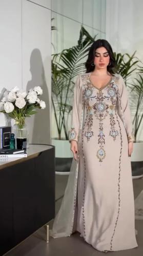 مخور اماراتي مع بشت تول