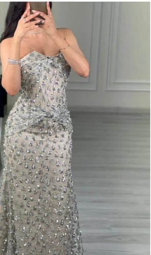 فستان سهرة مطرز