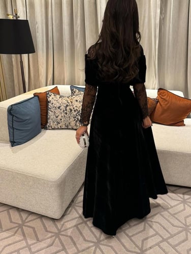 فستان مخمل كوري & دانتيل &