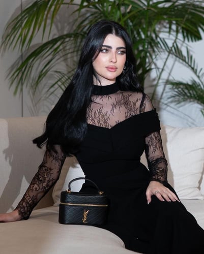 فستان باربي دانتيل أسود