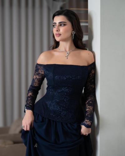 فستان كحلي Off Shoulder