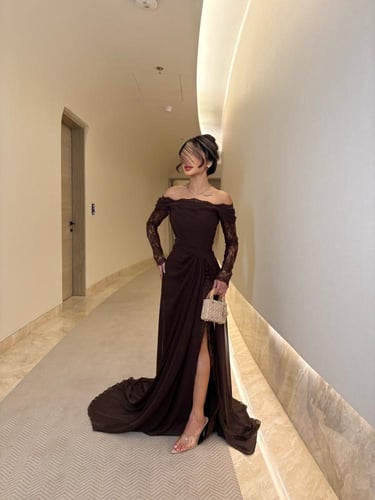 فستان سهرة دانتيل بني