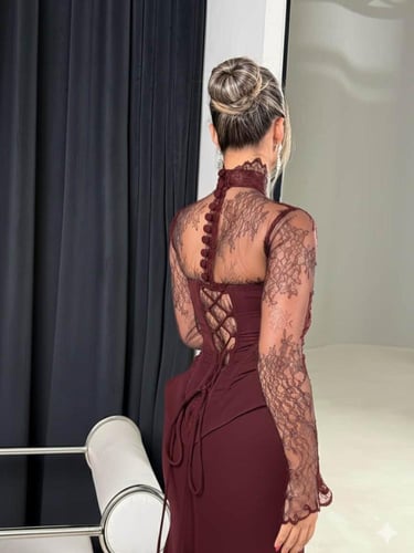 فستان سهرة برغندي كورسيه