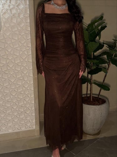 فستان دانتيل بني