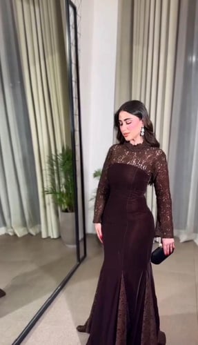 فستان سهرة مخمل كوري & دانتيل