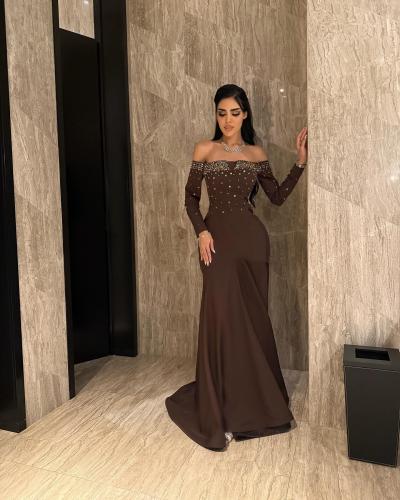 فستان بني باربي بأكتاف منسدلة