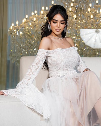 فستان ميدي دانتيل سحر لإطلالة العيد