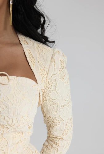 فستان العيد اوف وايت