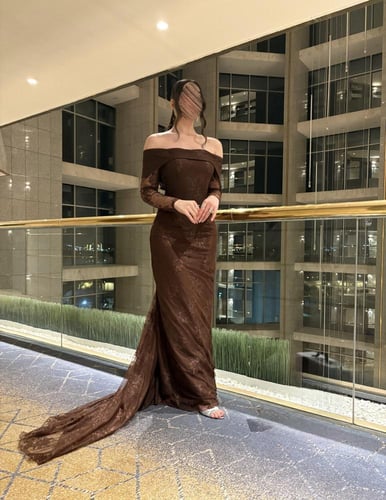 فستان سهرة بني دانتيل