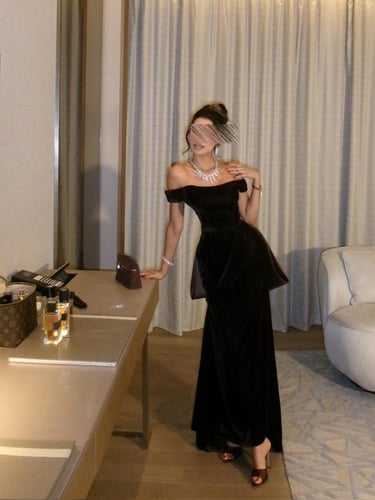 فستان سهرة مخمل كوري