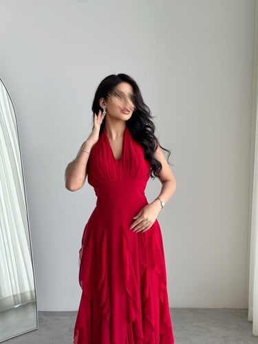 فستان أحمر شيفون