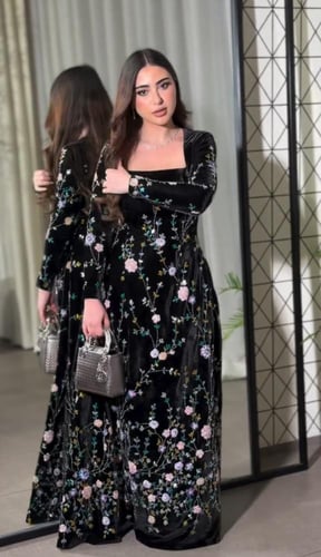 فستان مخمل & شك
