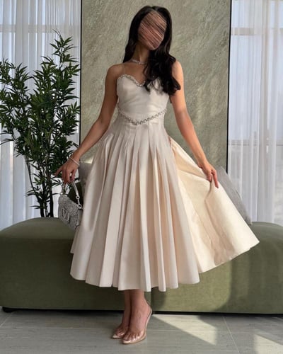 فستان ميدي مزين بكريستال