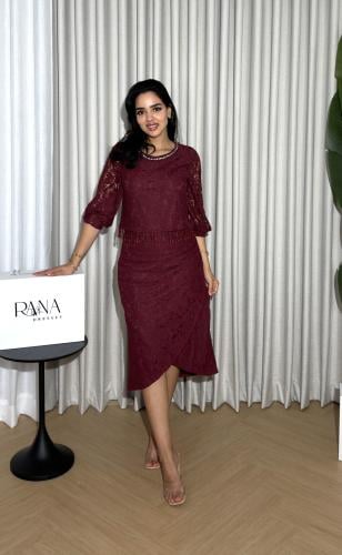 فستان عنابي فخم للمناسبات الراقية