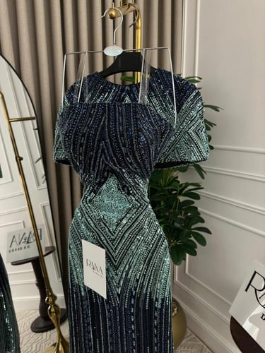 فستان يعكس فخامة المناسبات الكبرى