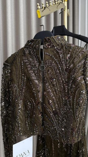 فستان بلوز أنيق بإطلالة راقية وجذابه