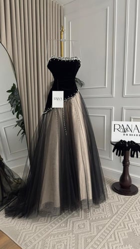 فستان أسود ملكي بتصميم فاخر