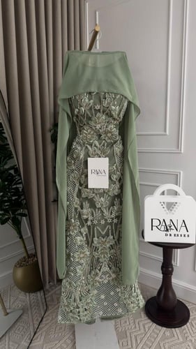 فستان سهره اخضر فاتح تطريز مع شال منفصل