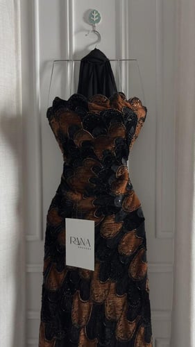 فستان أنوثة بتصميم راقي فخم