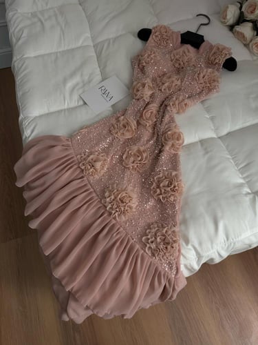 فستان وردي أنثوي فاخر راقي