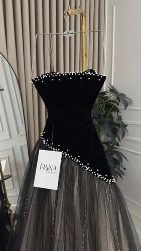 فستان أسود ملكي بتصميم فاخر