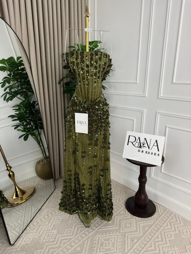 فستان زيتوني مطرّز بلمعة فاخرة وجميله
