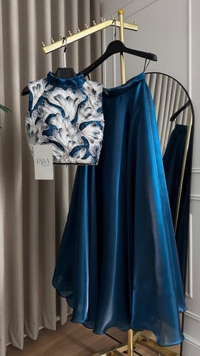 فستان أزرق بترولي ملكي فاخر