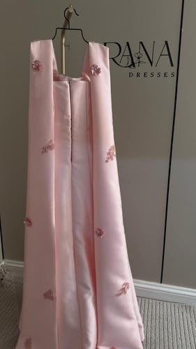 فستان سهره بأكتاف طويله من الخلف