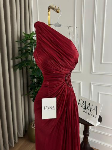 فستان سهرة ناعم بقصة راقية