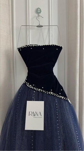 فستان أسود ملكي بتصميم فاخر