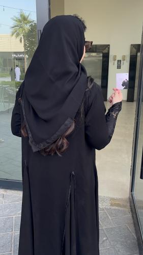 Tawq abaya