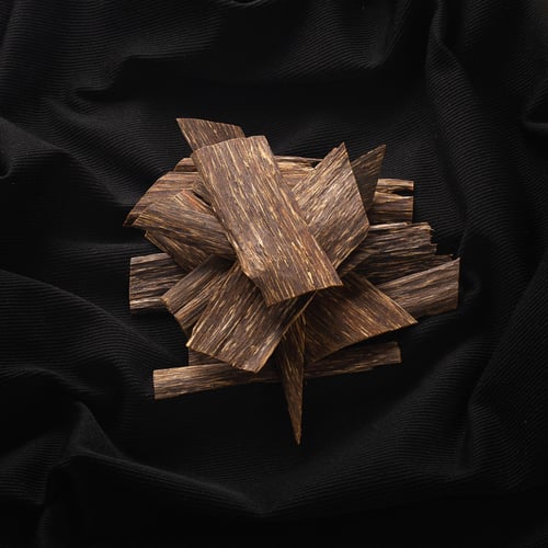 رقائق غابة العود