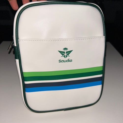 Amenity kit شنطه خطوط السعوديه يد