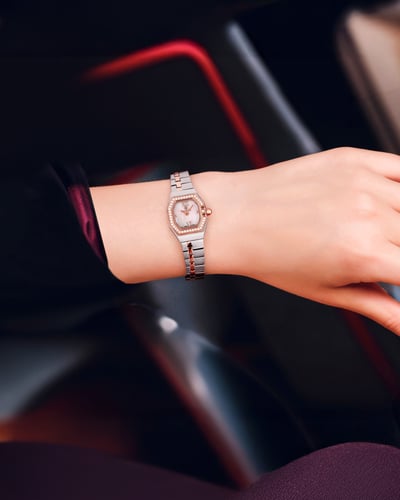 ساعة نسائية ماركة بنفيت فضي روز مينا صدفي موديل BN...