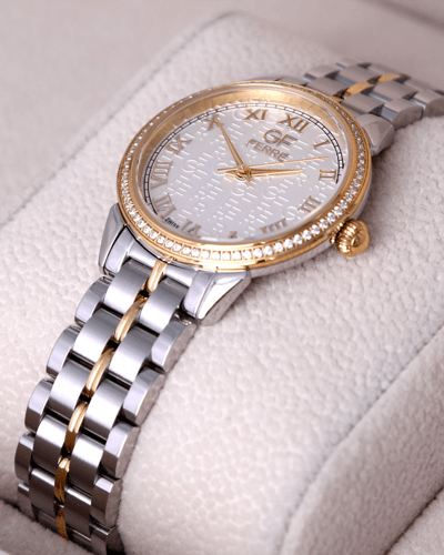 ساعة نسائية ماركة جي اف فيرري صناعة سويسرية فضي ذه...