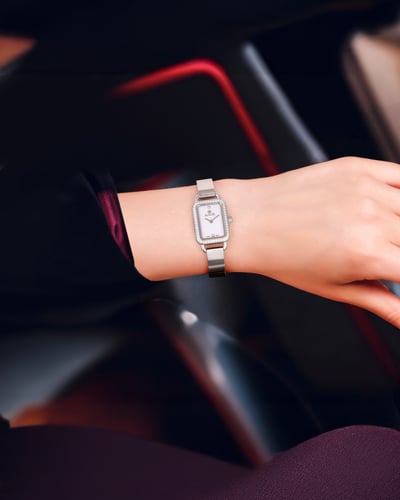 ساعة نسائية ماركة بنفيت فضي مينا صدفي موديل BNSSWH...