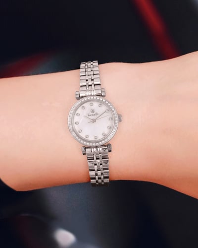 ساعة نسائية ماركة بنفيت فضي مينا صدفي موديل BNSSW0...