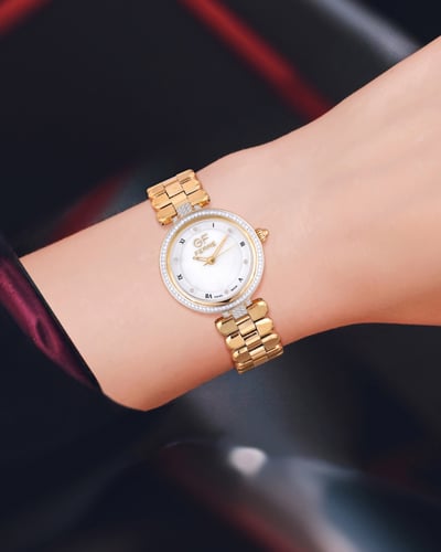 ساعة الماس نسائية صناعة سويسرية ماركة جي اف فيرري...