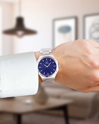 ساعة رجالية صناعة سويسرية ماركة جي اف فضي مينا ازر...